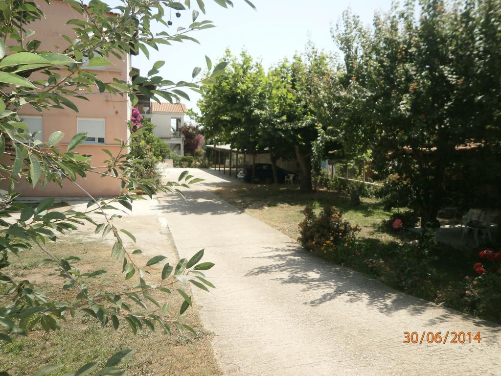 אגיאקמפוס Ioannis Avrades Apartments מראה חיצוני תמונה