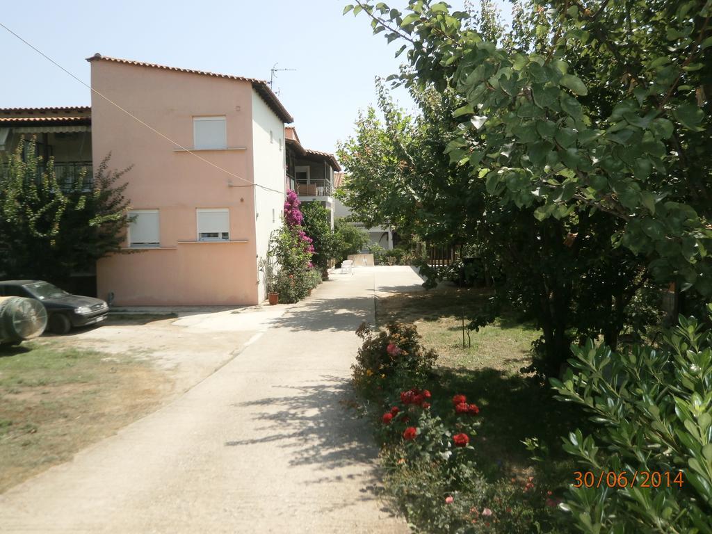 אגיאקמפוס Ioannis Avrades Apartments מראה חיצוני תמונה